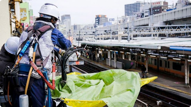 auの5Gが山手線の駅周辺でつながる！JR神田駅周辺のスマホ電波対策を密着取材